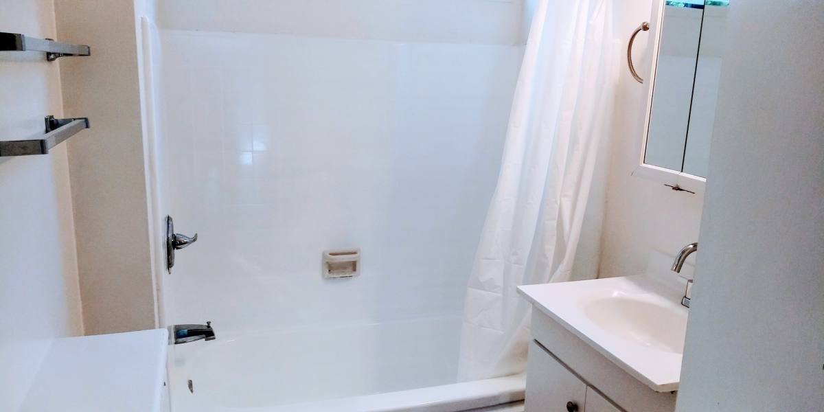 Apartment for rent at 1555 S Hayworth Ave #5, Los Angeles, CA 90035