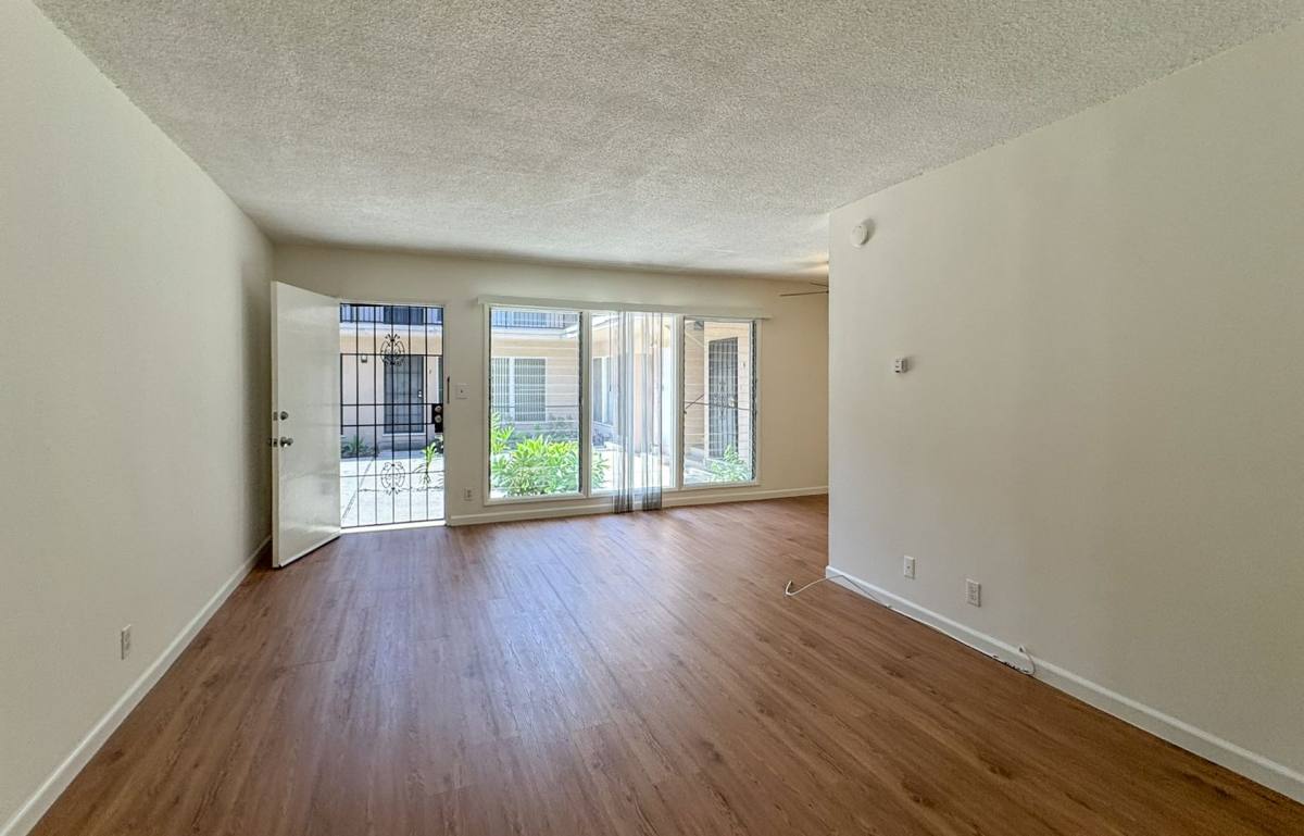 Apartment for rent at 1555 S Hayworth Ave #5, Los Angeles, CA 90035