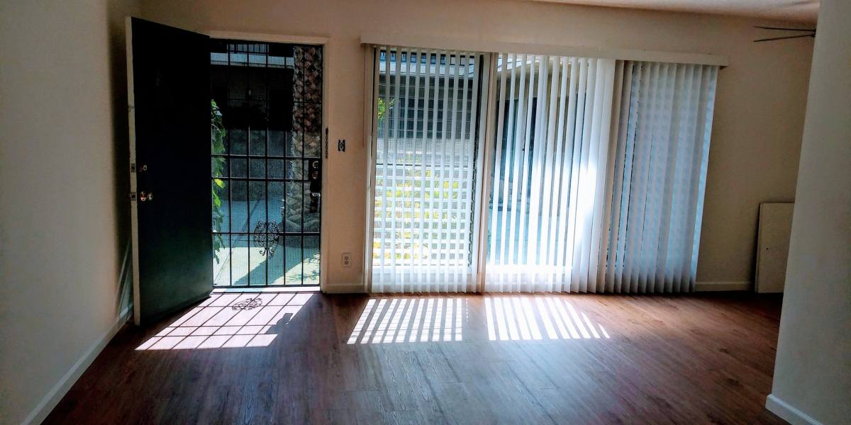 Apartment for rent at 1555 S Hayworth Ave #5, Los Angeles, CA 90035