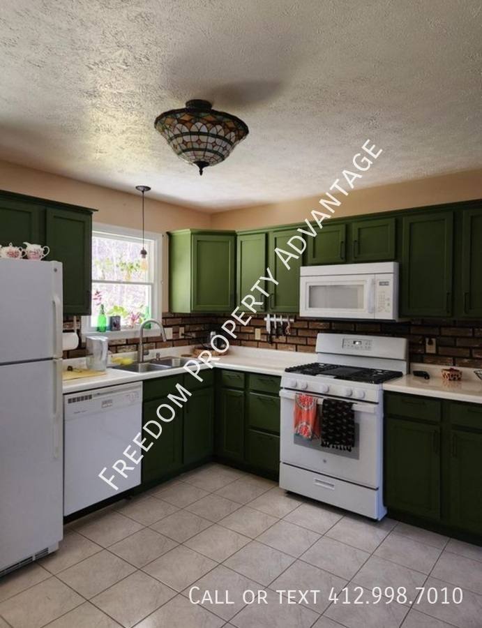Townhouse for rent at 353 Clavale St, North Versailles, PA 15137