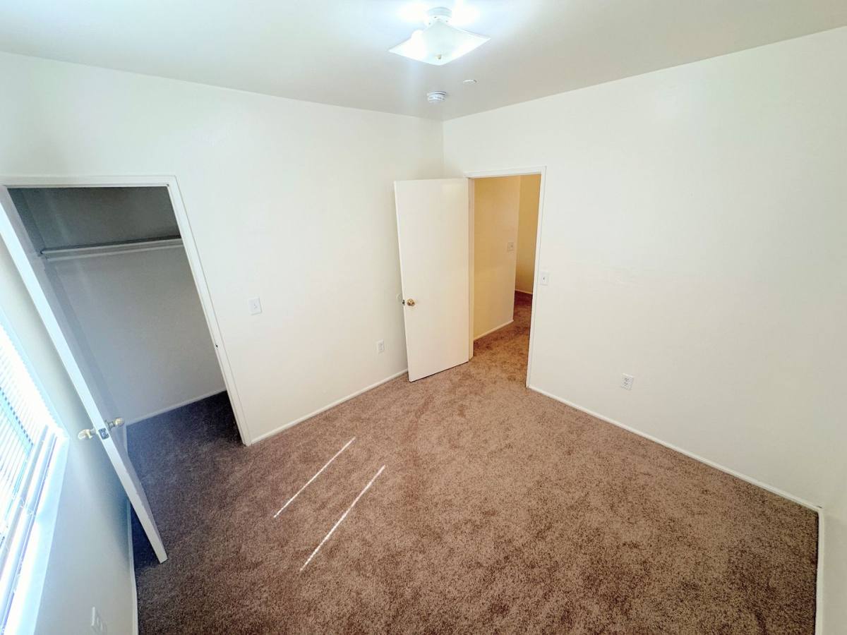 Apartment for rent at 11645 Figueroa St, Los Angeles, CA 90044