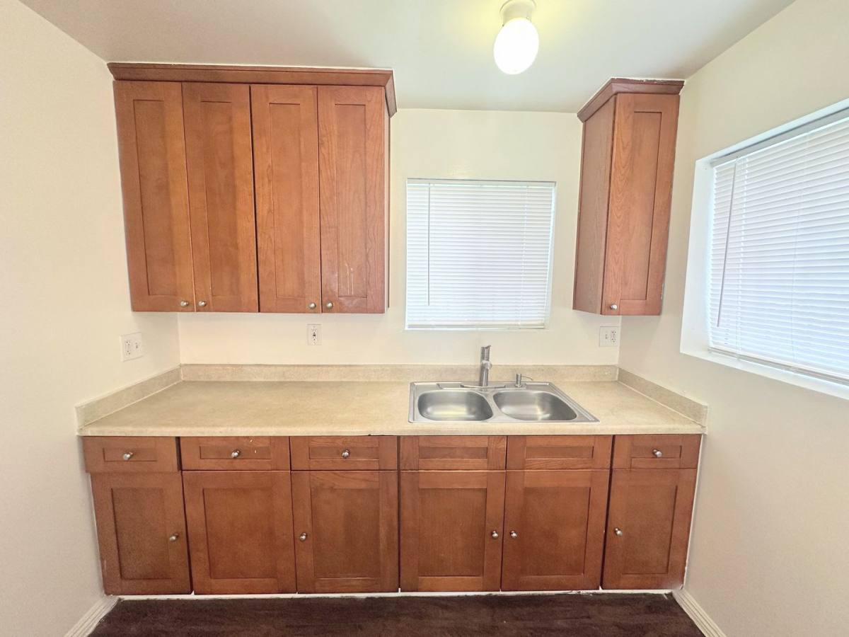 Apartment for rent at 11645 Figueroa St, Los Angeles, CA 90044