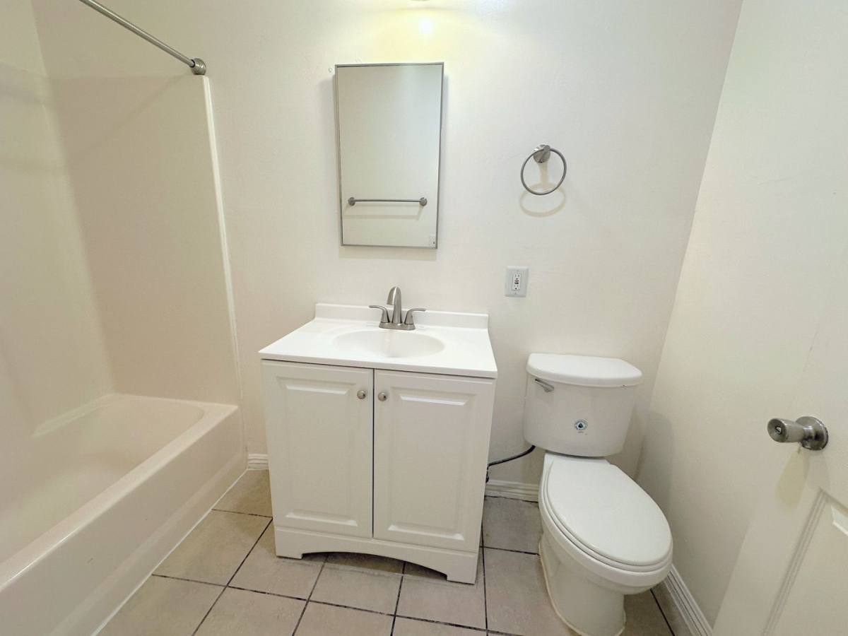 Apartment for rent at 11645 Figueroa St, Los Angeles, CA 90044