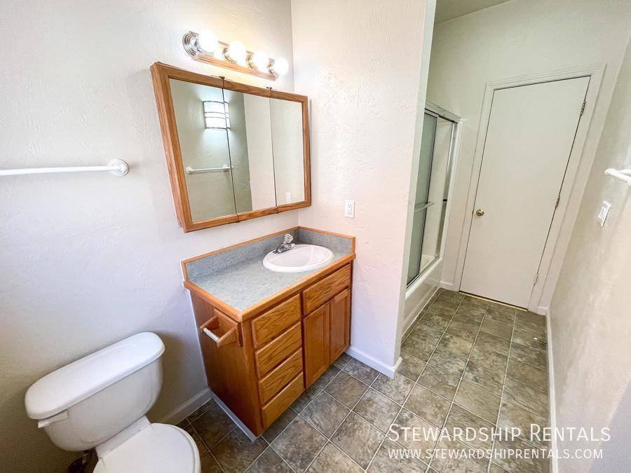 Apartment for rent at 1825 Harris St #5, Eugene, OR 97403