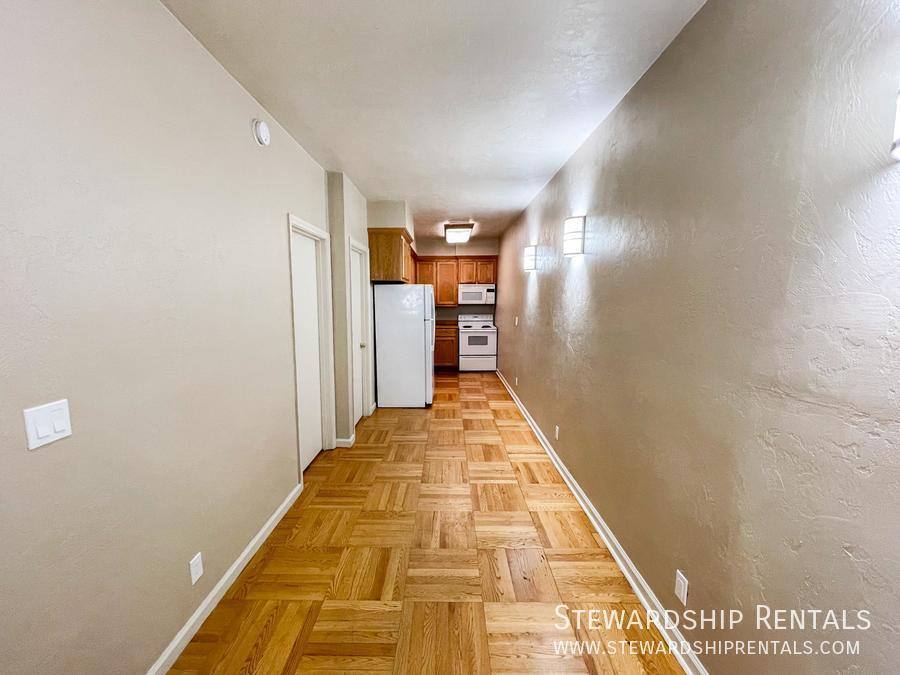Apartment for rent at 1825 Harris St #5, Eugene, OR 97403