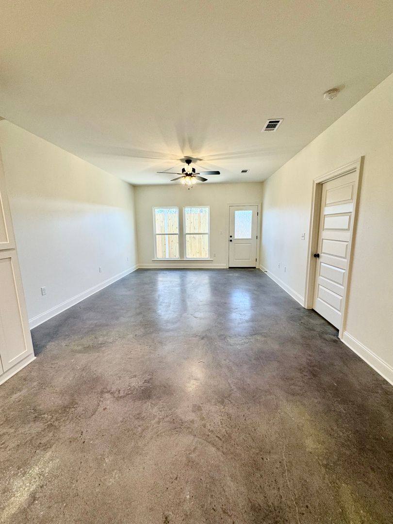 Townhouse for rent at 8073 Arnold Rd #3B, Denham Springs, LA 70726