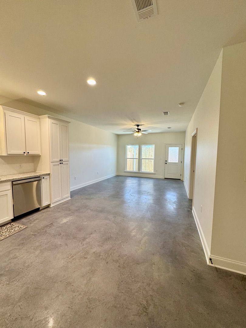 Townhouse for rent at 8073 Arnold Rd #3B, Denham Springs, LA 70726