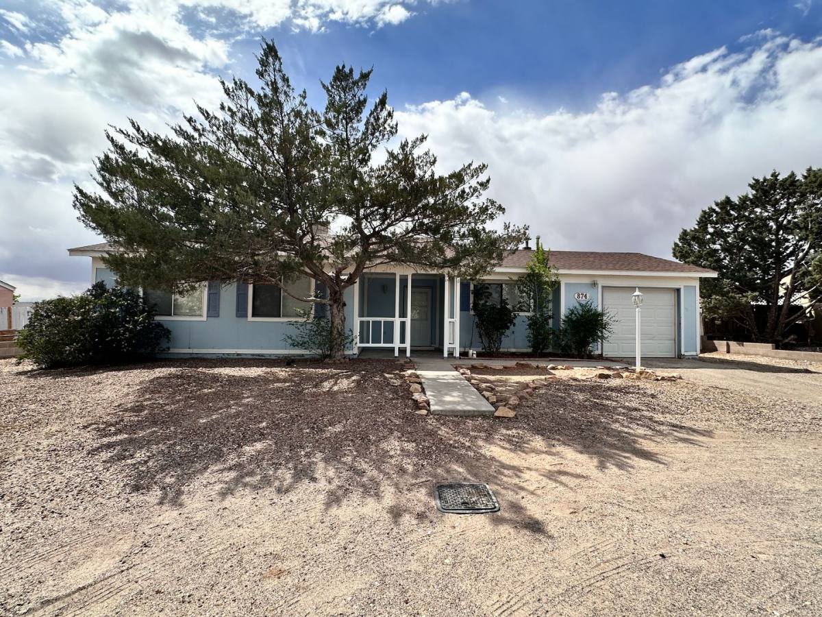 House for rent at 874 Baltic Ave SE, Rio Rancho, NM 87124