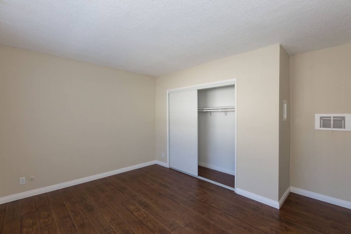 Apartment for rent at 16215 16221 Vanowen St, Van Nuys, CA 91406