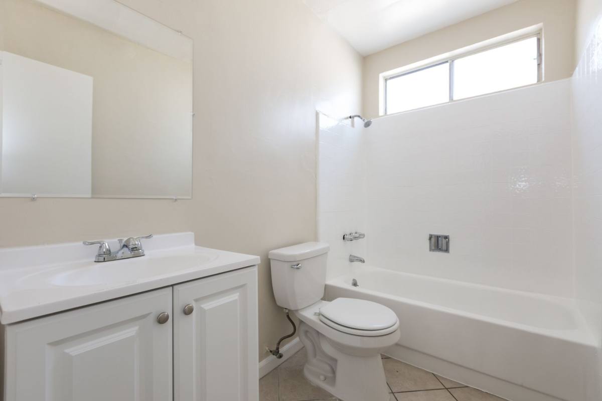 Apartment for rent at 16215 16221 Vanowen St, Van Nuys, CA 91406