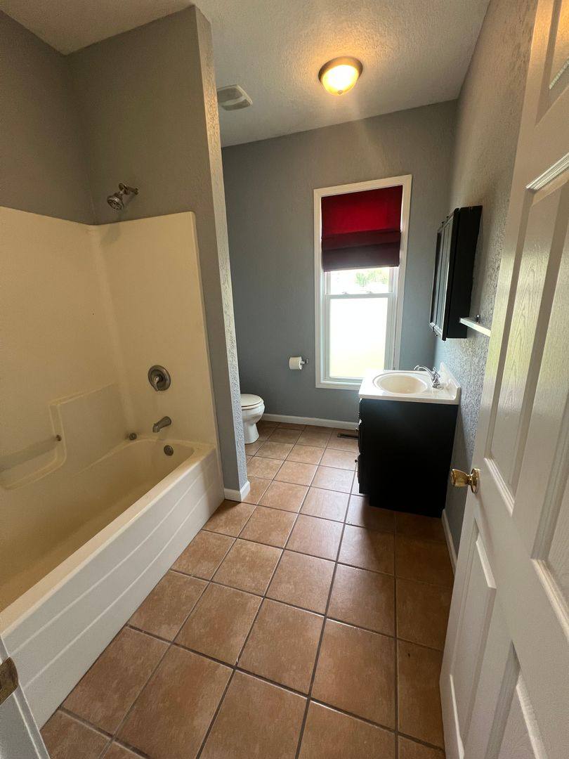 House for rent at 203 S Livergood, Stonington, IL 62567
