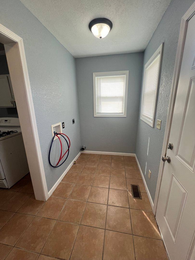 House for rent at 203 S Livergood, Stonington, IL 62567
