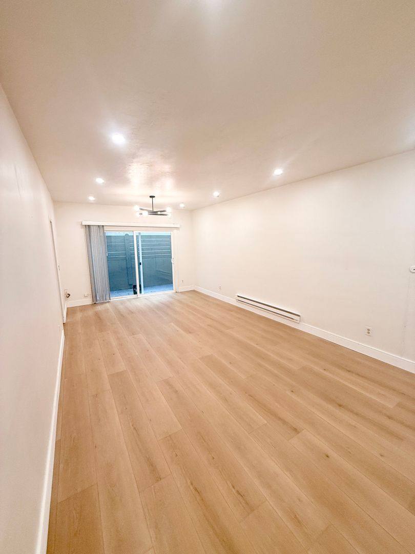 Apartment for rent at 185 Athol Ave, Oakland, CA 94606