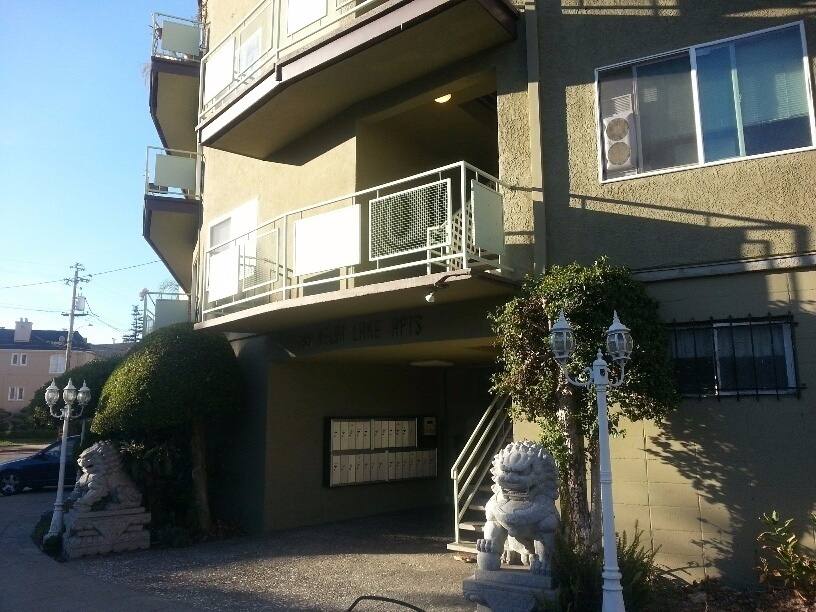 Apartment for rent at 185 Athol Ave, Oakland, CA 94606