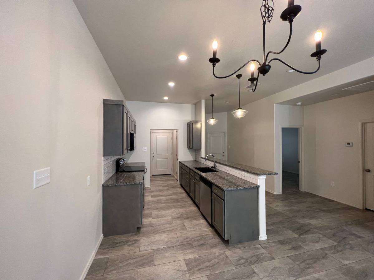 Townhouse for rent at 1124 N 7th St, Wolfforth, TX 79382