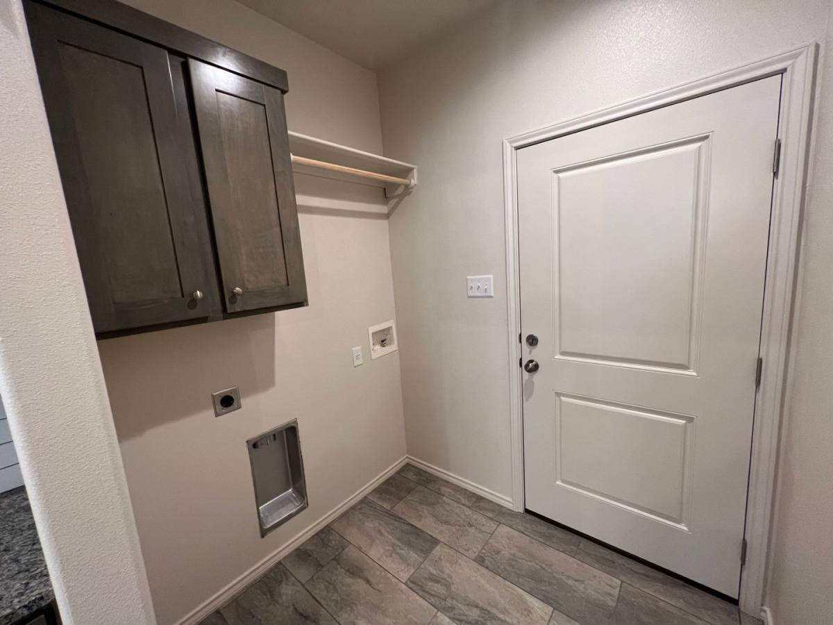 Townhouse for rent at 1124 N 7th St, Wolfforth, TX 79382