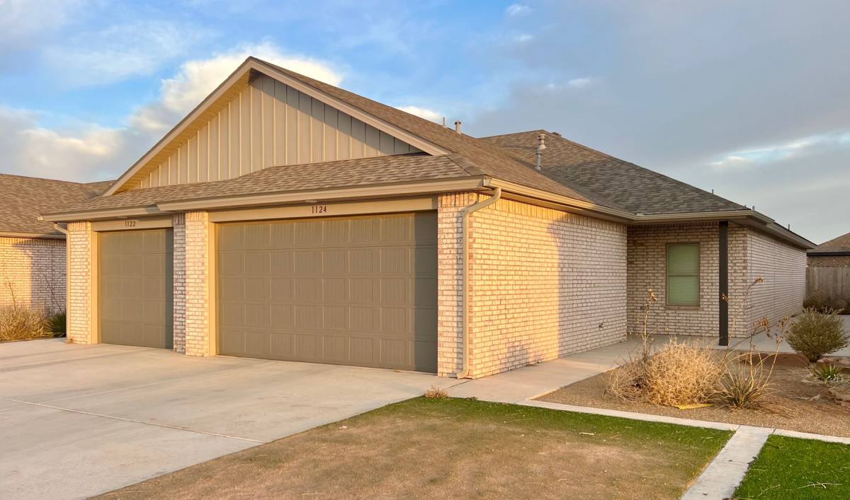 Townhouse for rent at 1124 N 7th St, Wolfforth, TX 79382