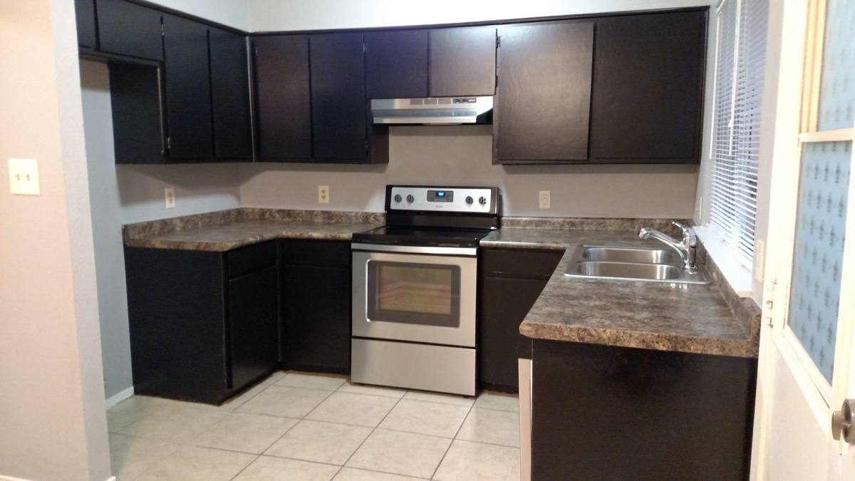 Apartment for rent at 2017 Paisley Dr, Arlington, TX 76015