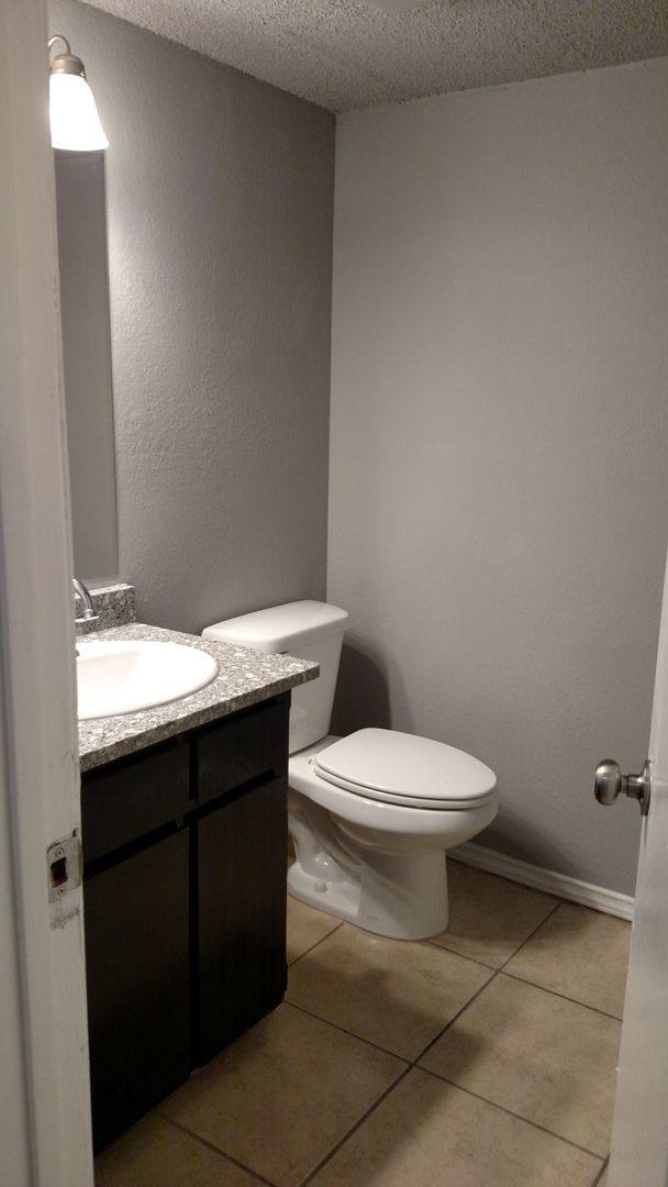 Apartment for rent at 2017 Paisley Dr, Arlington, TX 76015