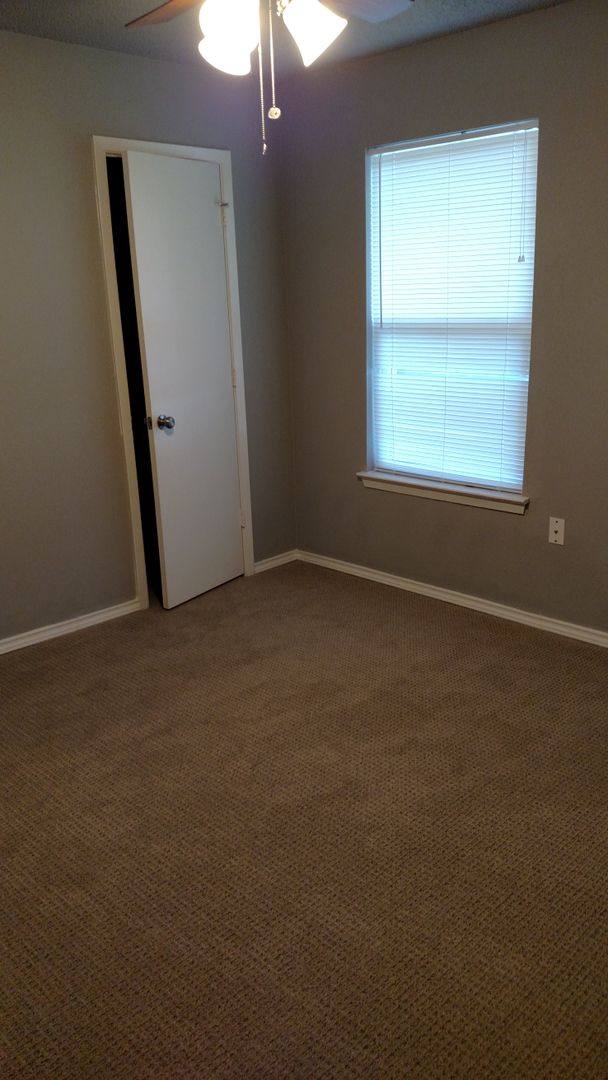 Apartment for rent at 2017 Paisley Dr, Arlington, TX 76015