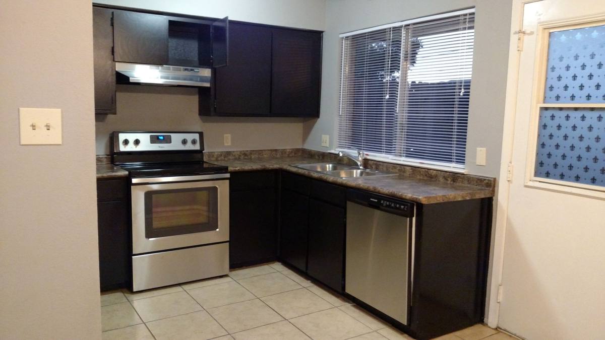 Apartment for rent at 2017 Paisley Dr, Arlington, TX 76015