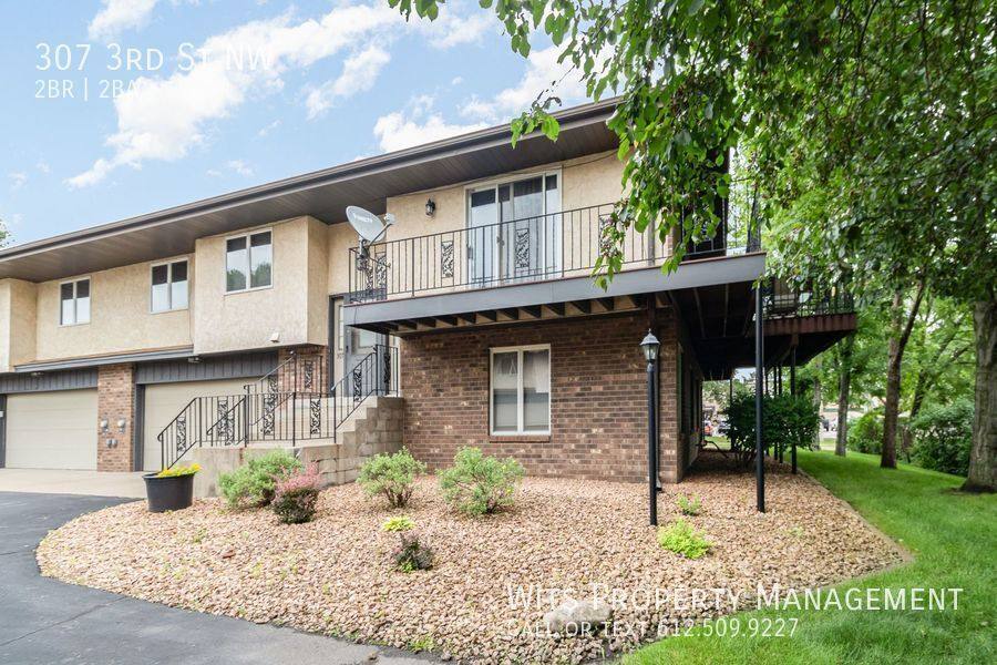 Townhouse for rent at 307 3rd St NW, Elk River, MN 55330