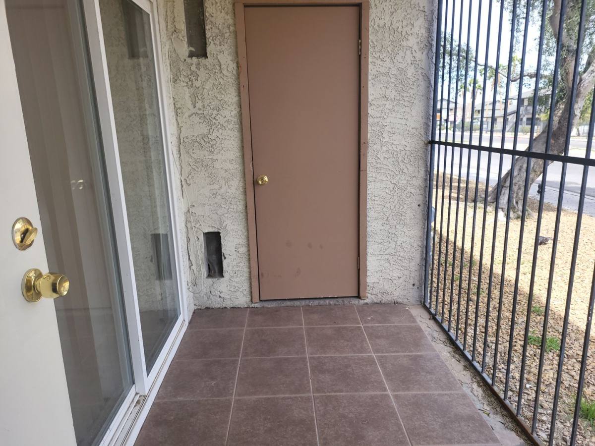 Apartment for rent at 4610 Elk Springs Ave, Las Vegas, NV 89103
