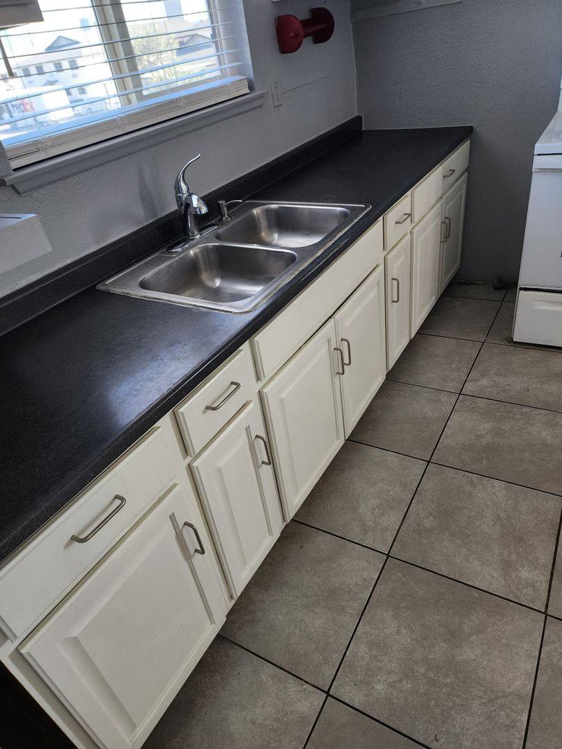 Apartment for rent at 4610 Elk Springs Ave, Las Vegas, NV 89103