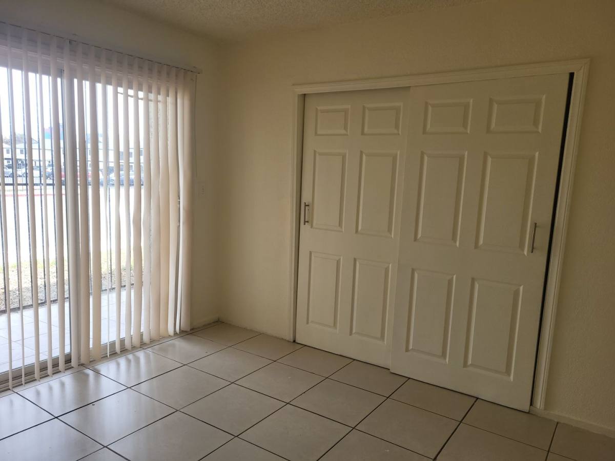 Apartment for rent at 4610 Elk Springs Ave, Las Vegas, NV 89103