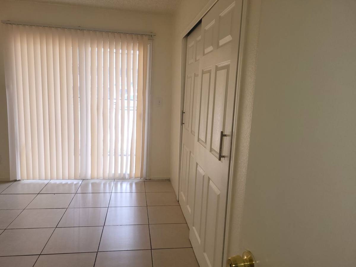 Apartment for rent at 4610 Elk Springs Ave, Las Vegas, NV 89103