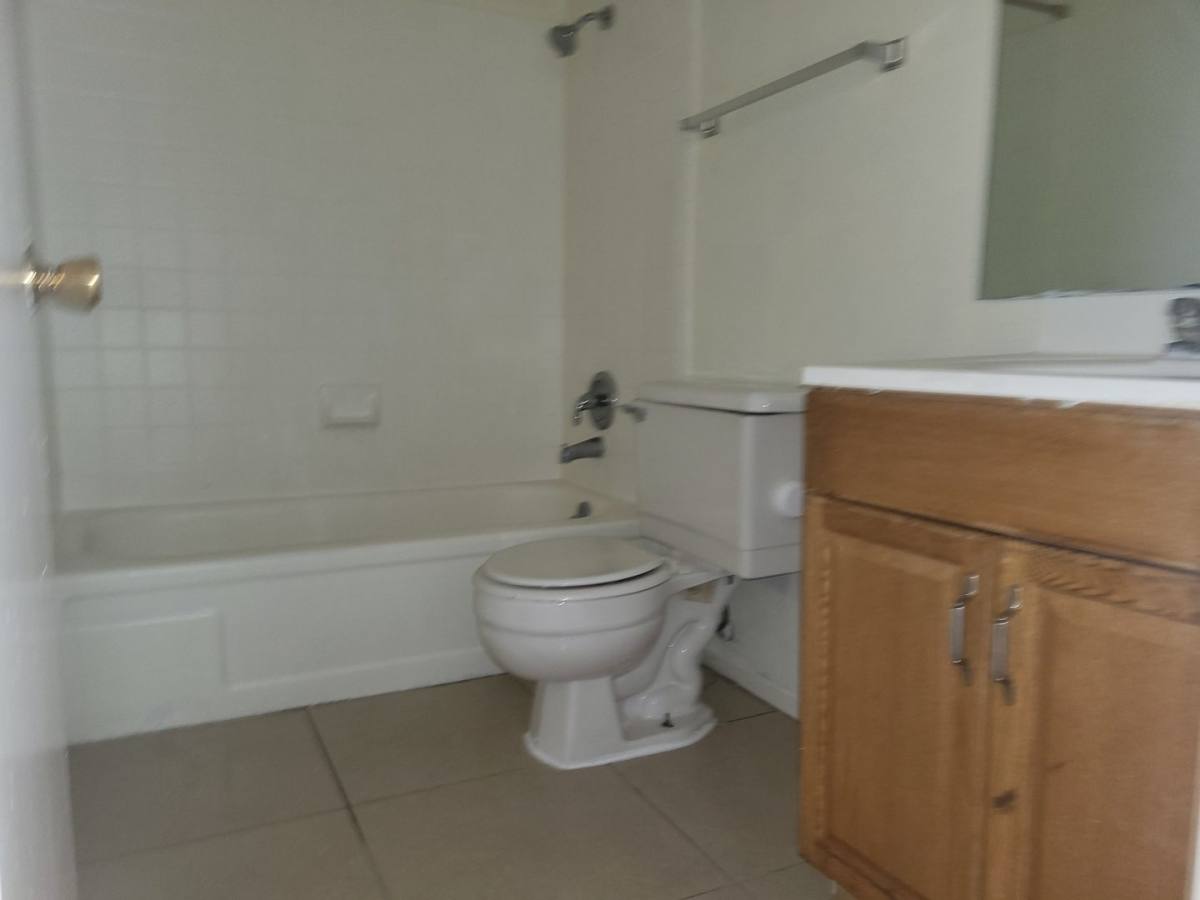 Apartment for rent at 4610 Elk Springs Ave, Las Vegas, NV 89103