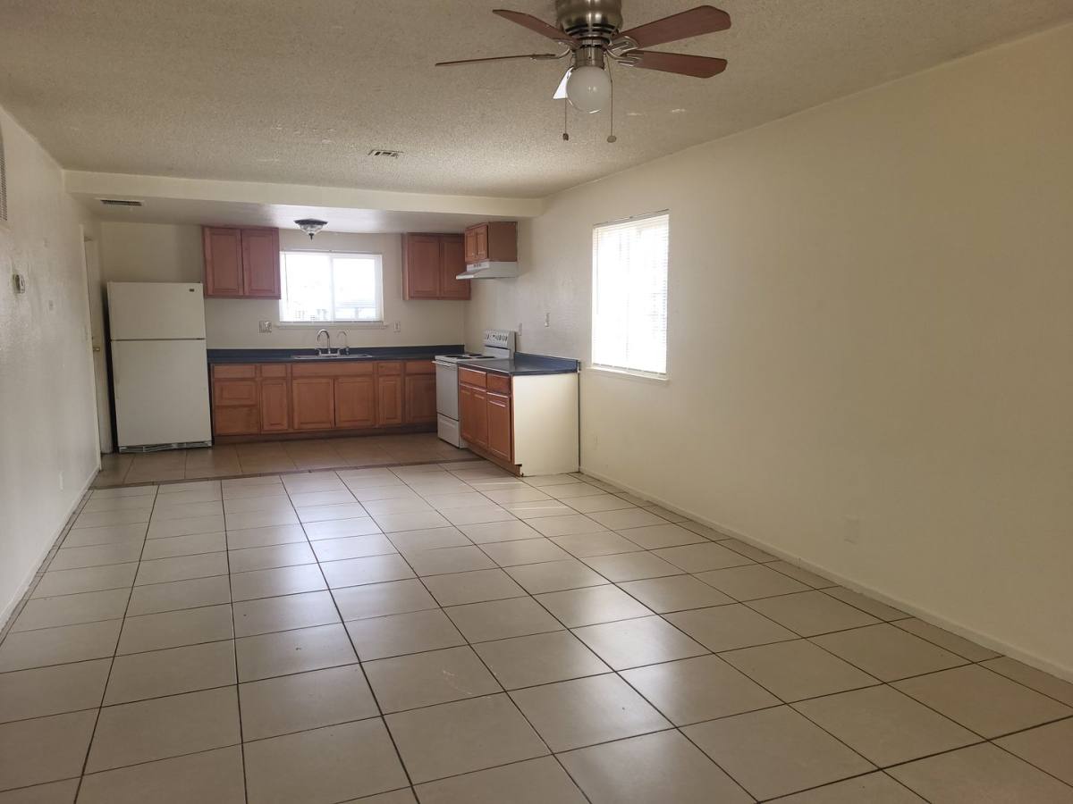 Apartment for rent at 4610 Elk Springs Ave, Las Vegas, NV 89103
