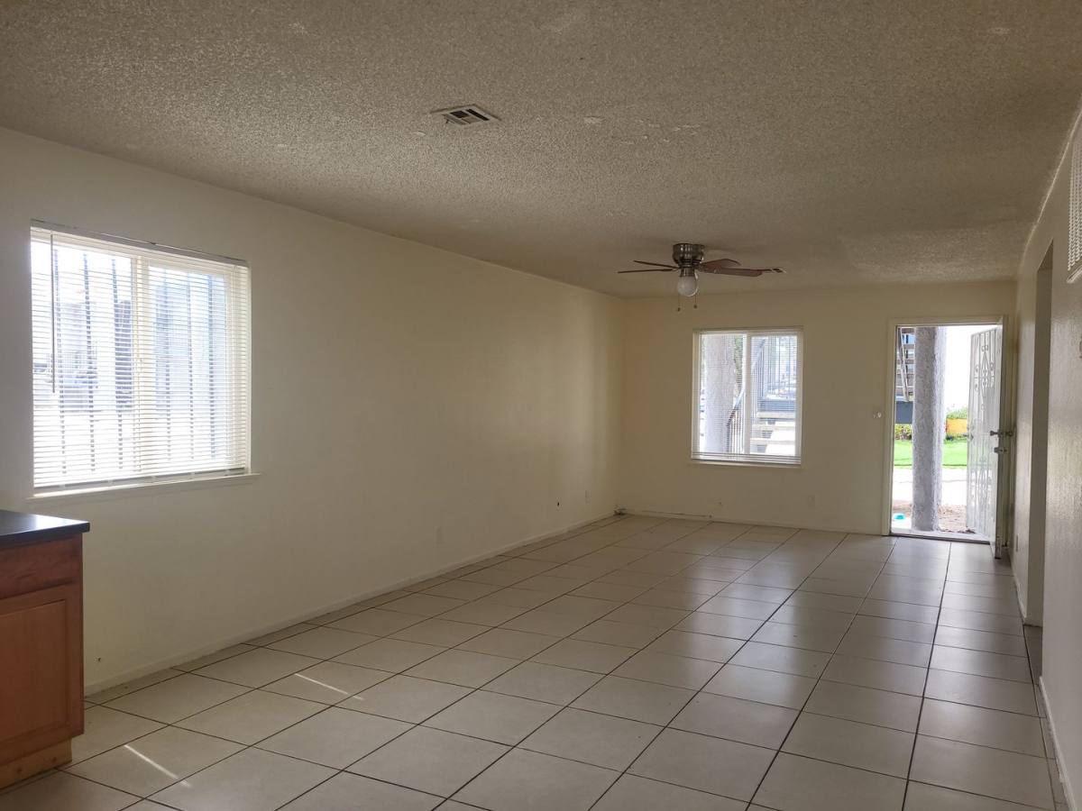 Apartment for rent at 4610 Elk Springs Ave, Las Vegas, NV 89103