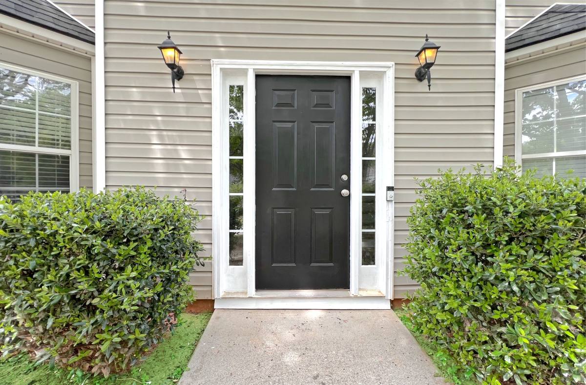 House for rent at 5983 Hitt Lake Trail, Stone Mountain, GA 30087