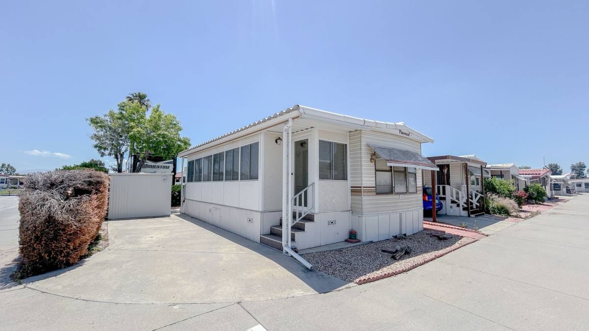 Apartment for rent at 1389 Sierra Dr, San Jacinto, CA 92583