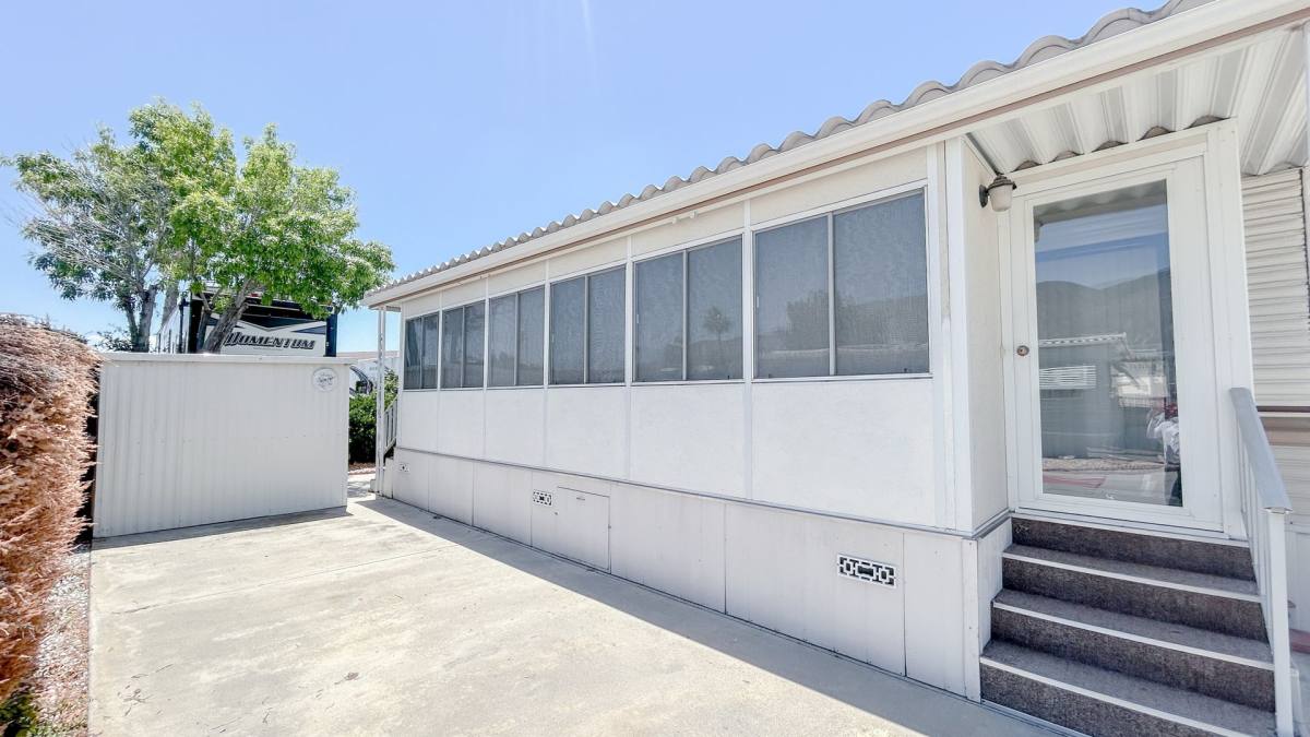 Apartment for rent at 1389 Sierra Dr, San Jacinto, CA 92583