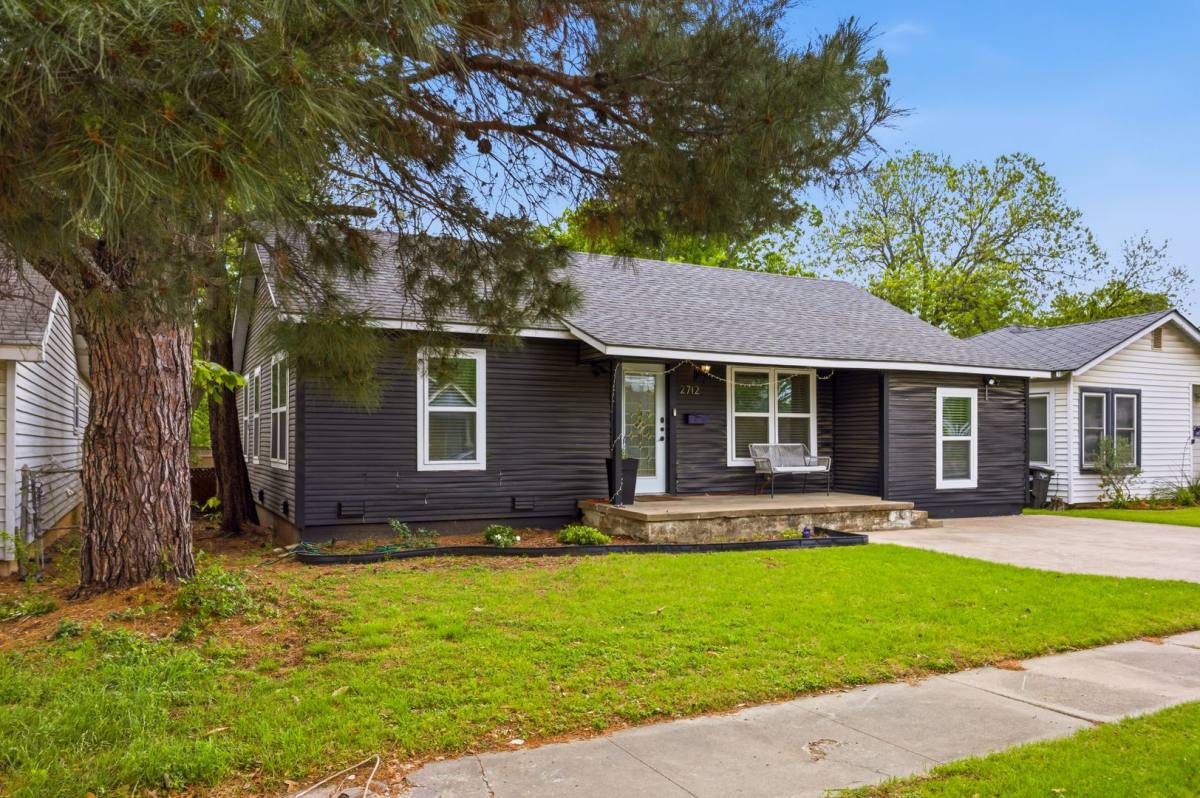 House for rent at 2712 Frazier Ave, Fort Worth, TX 76110