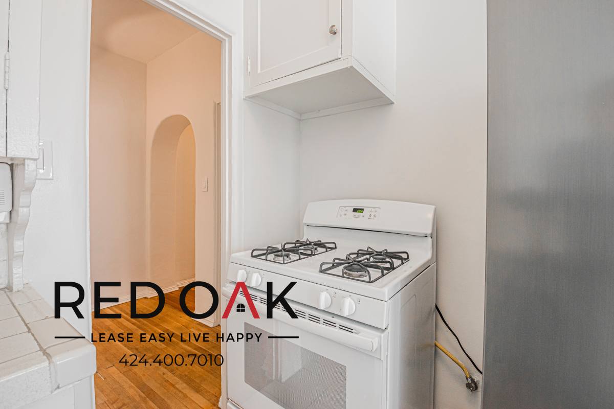 Condo for rent at 366 N Gardner St #366, Los Angeles, CA 90036