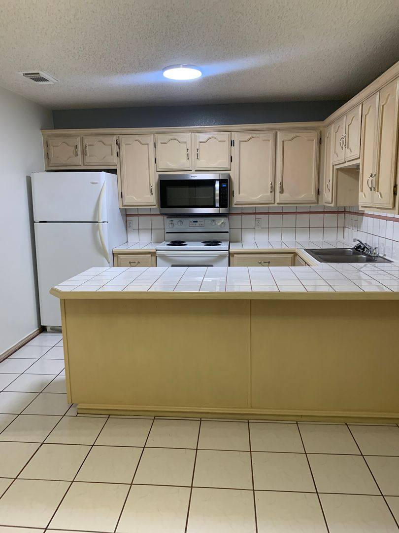 Apartment for rent at 4210 N Main St, McAllen, TX 78504