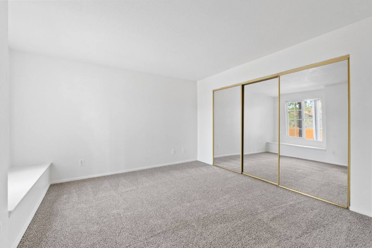 Condo for rent at 9325 W Desert Inn, Las Vegas, NV 89117