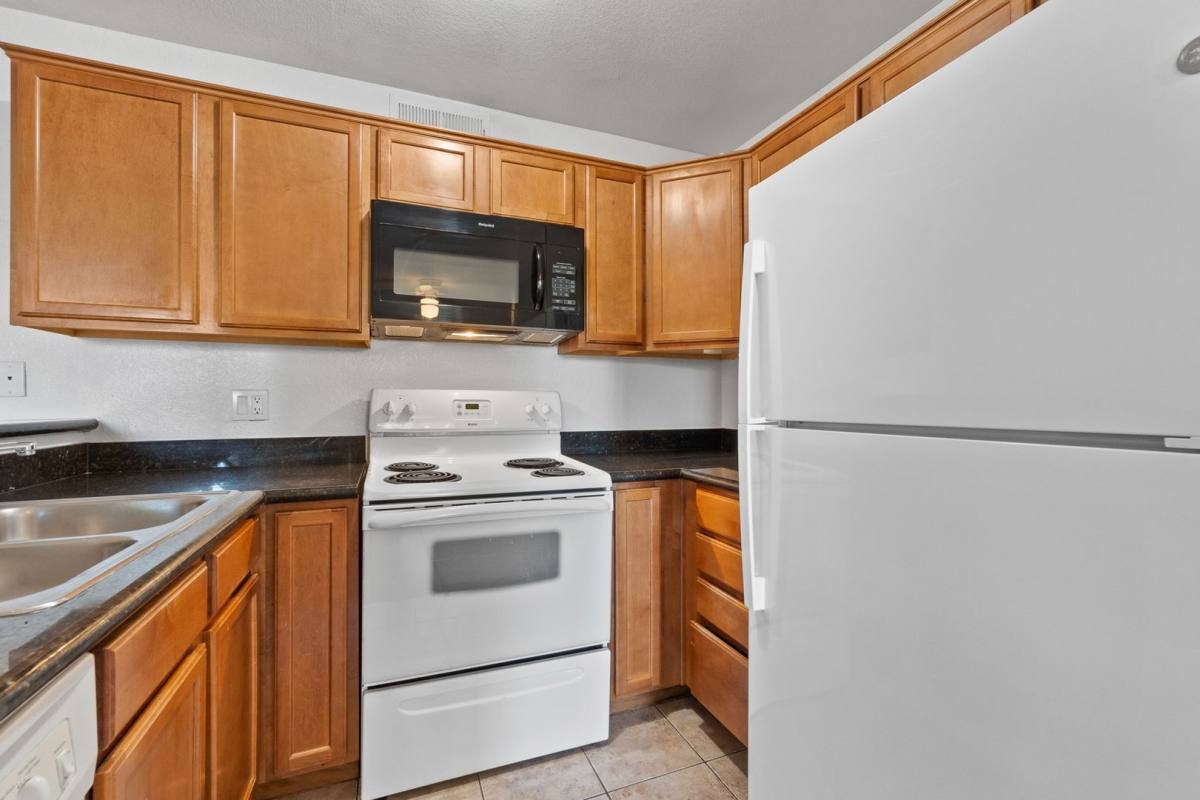 Condo for rent at 9325 W Desert Inn, Las Vegas, NV 89117