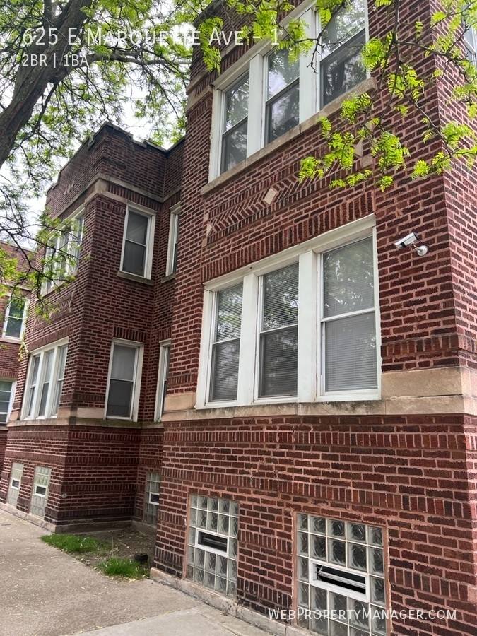 Apartment for rent at 625 E Marquette Ave #1, Chicago, IL 60637