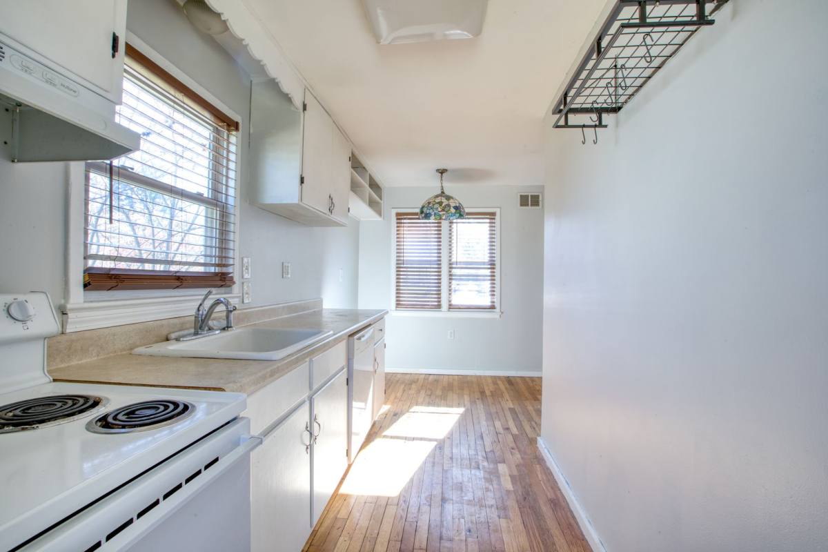 House for rent at 124 Mayflower St, West Hartford, CT 06110