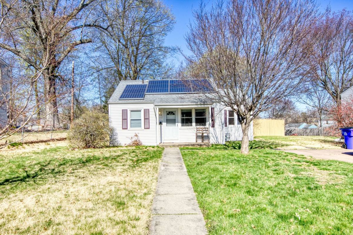 House for rent at 124 Mayflower St, West Hartford, CT 06110