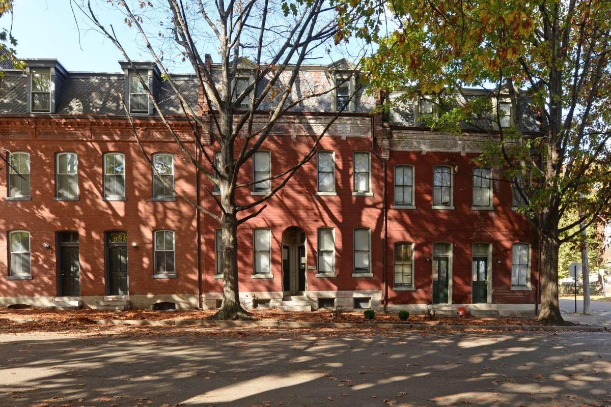 Apartment for rent at 2301-2305 S 10th St, Saint Louis, MO 63104