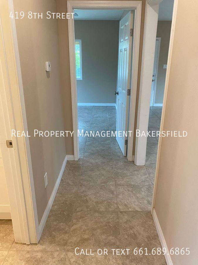 House for rent at 419 8th St, Bakersfield, CA 93304