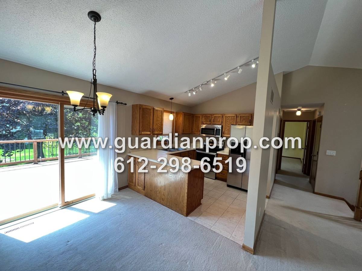 House for rent at 2820 Blue Ridge Dr, Saint Paul, MN 55125