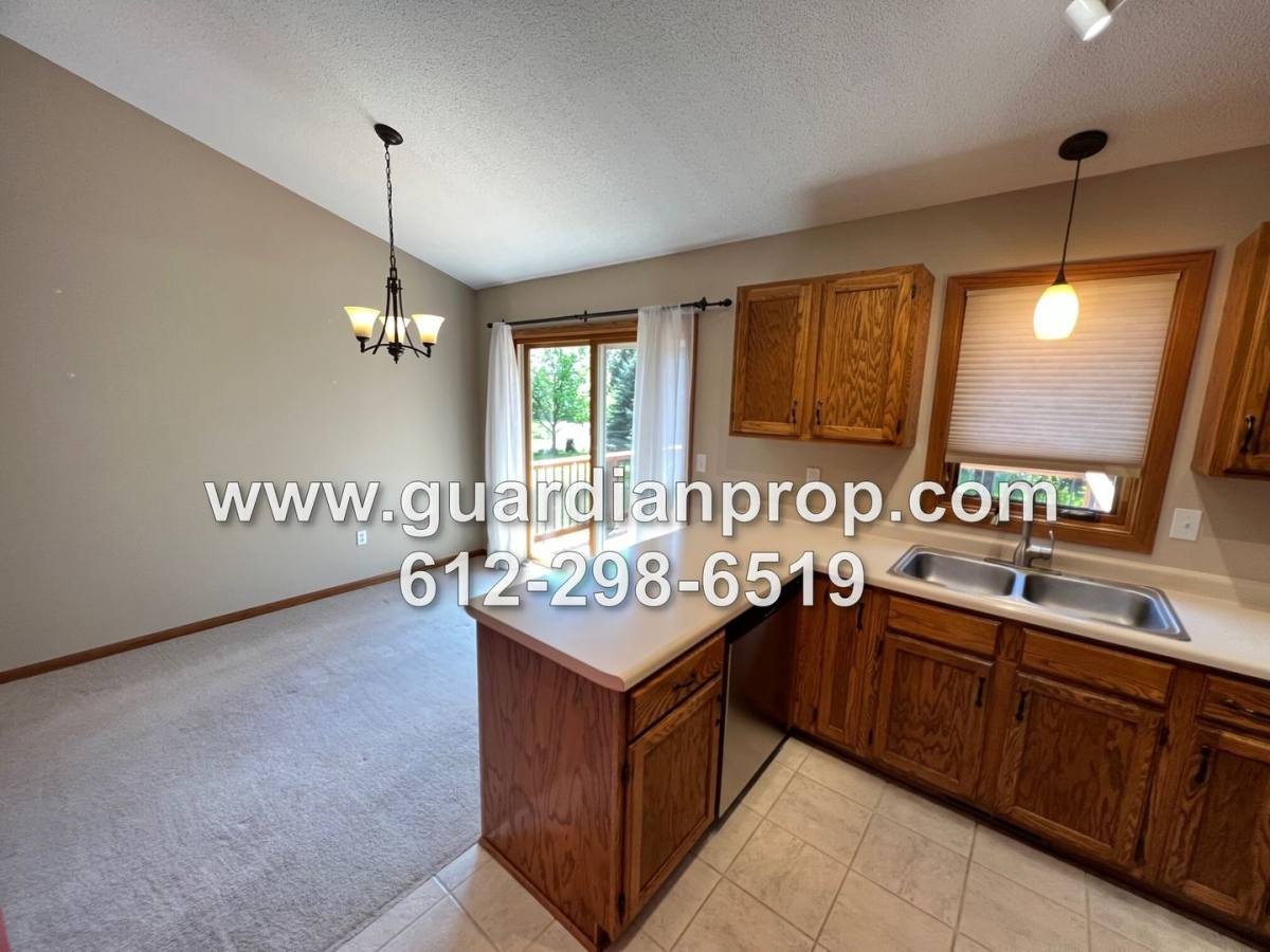 House for rent at 2820 Blue Ridge Dr, Saint Paul, MN 55125