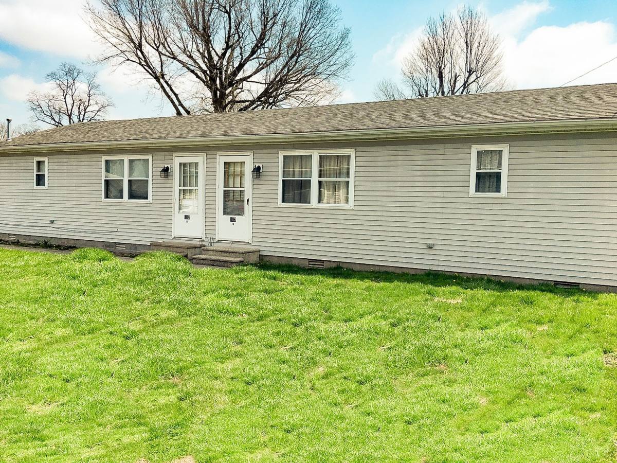 Apartment for rent at 307 Harrison St, Crawfordsville, IN 47933