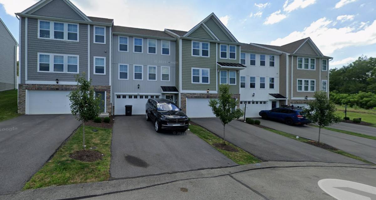 Townhouse for rent at 76 Hawthorne Dr, Washington, PA 15301
